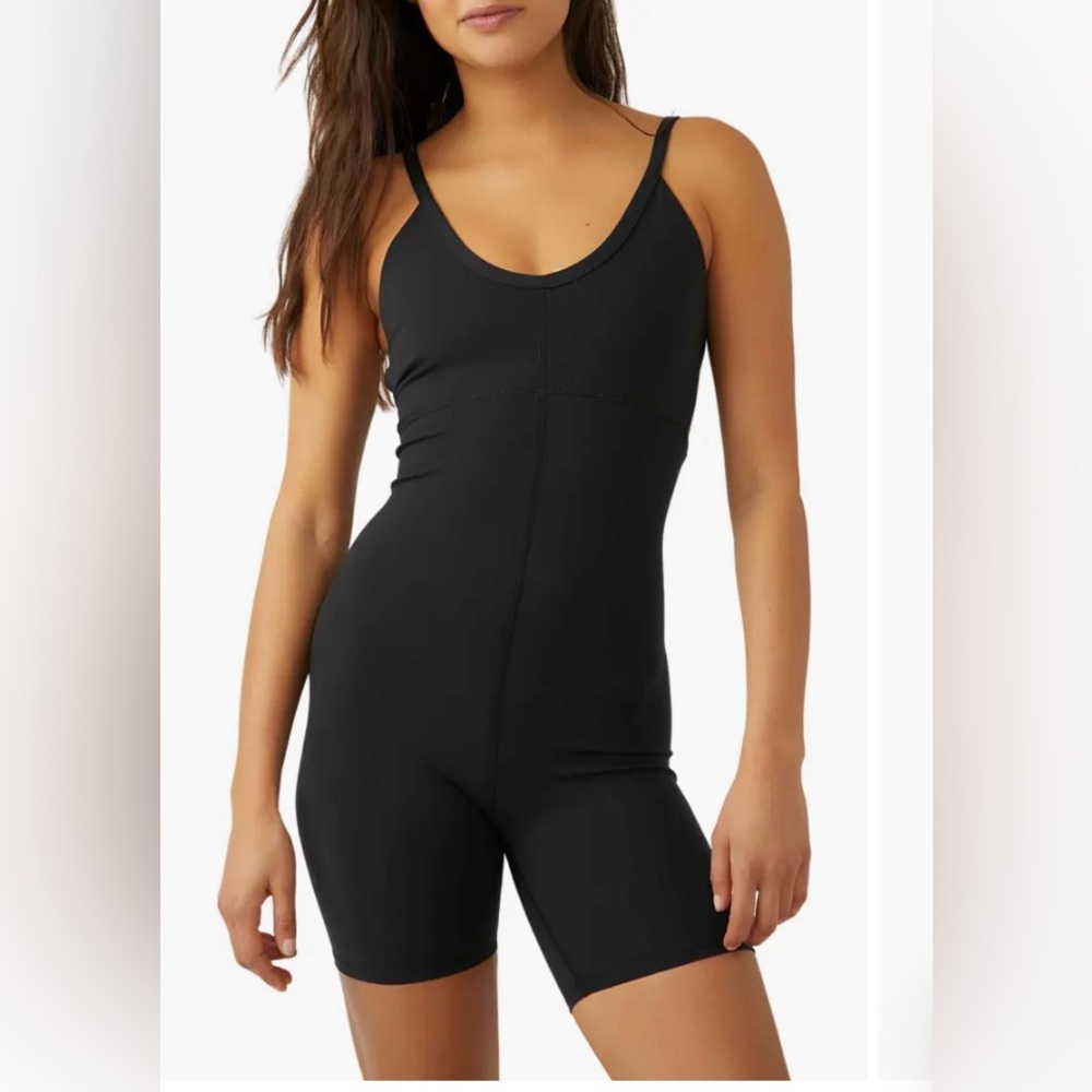 FREE PEOPLE MOVEMENT ALL STAR RUNSIE ROMPER BLACK NEW W TAGS SIZE L
$98 retail